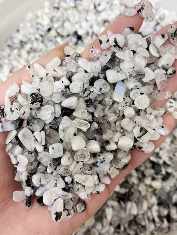 احجار كريستال حجم صغير – Black Dot moonstone – 100g