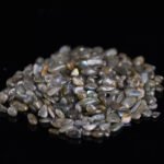 احجار كريستال حجم صغير زيتي – Labradorite – 100g