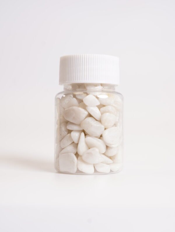 احجار كريستال حجم صغير – White Moonstone – 100g