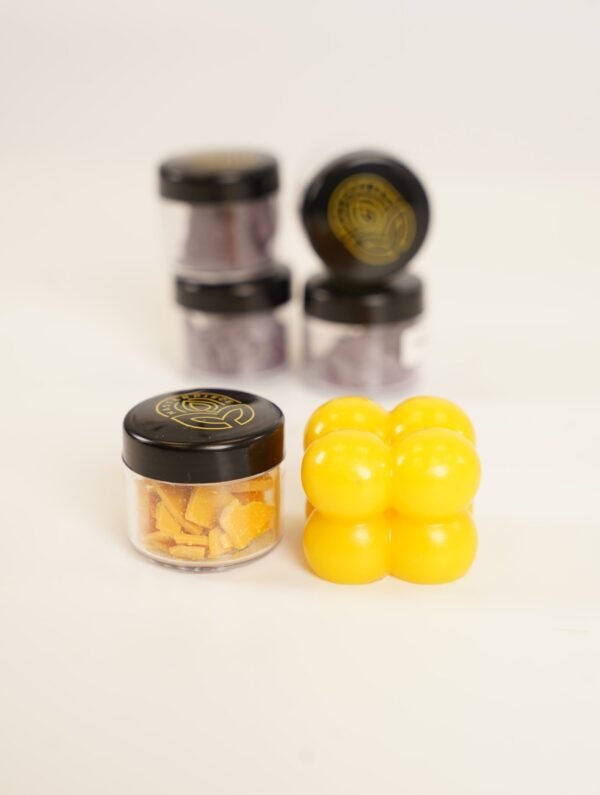 Lemon Yellow- رقائق تلوين الشمع – 8 غم